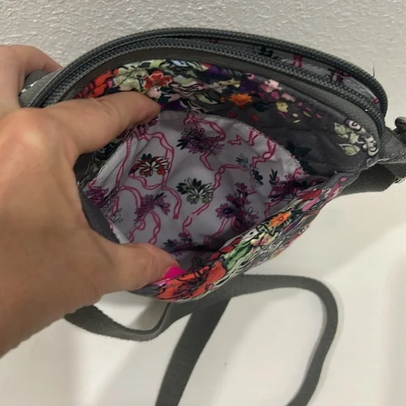 Vera Bradley RFID Mini Hipster in Hope Blooms Crossbody “ retired print” - Picture 10 of 16